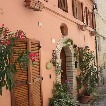 B&B Mamma Ari Fermo megye Kültér fotó
